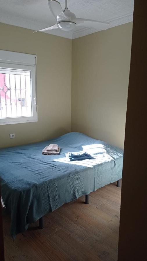 Apartamento con terraza, tipo ático, dos dormitorios y salón con sofá cama Jerez de la Frontera Exterior foto