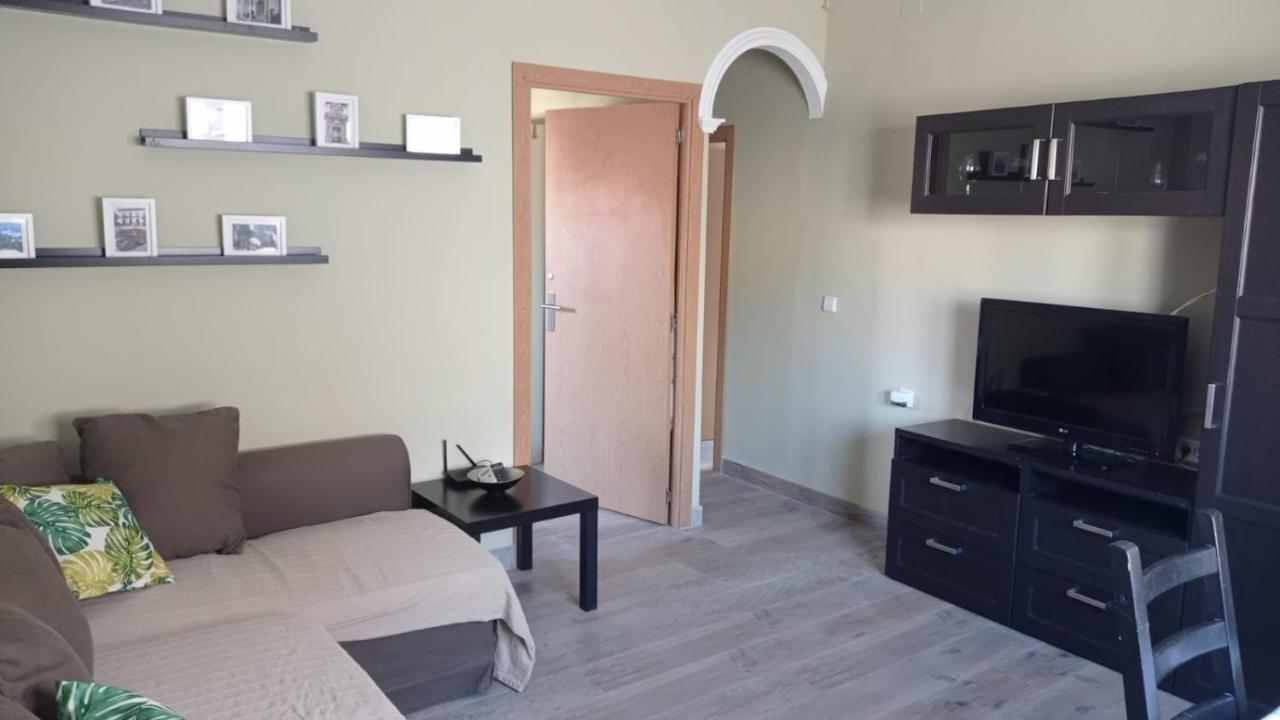 Apartamento con terraza, tipo ático, dos dormitorios y salón con sofá cama Jerez de la Frontera Exterior foto